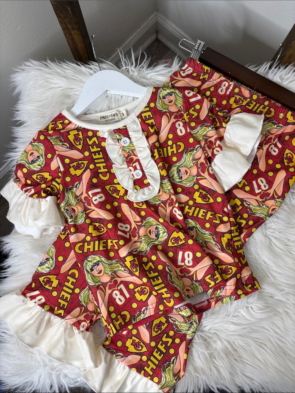 Taylor Swift Red Chiefs Graphic Set with Cream Ruffle Trim Size 3